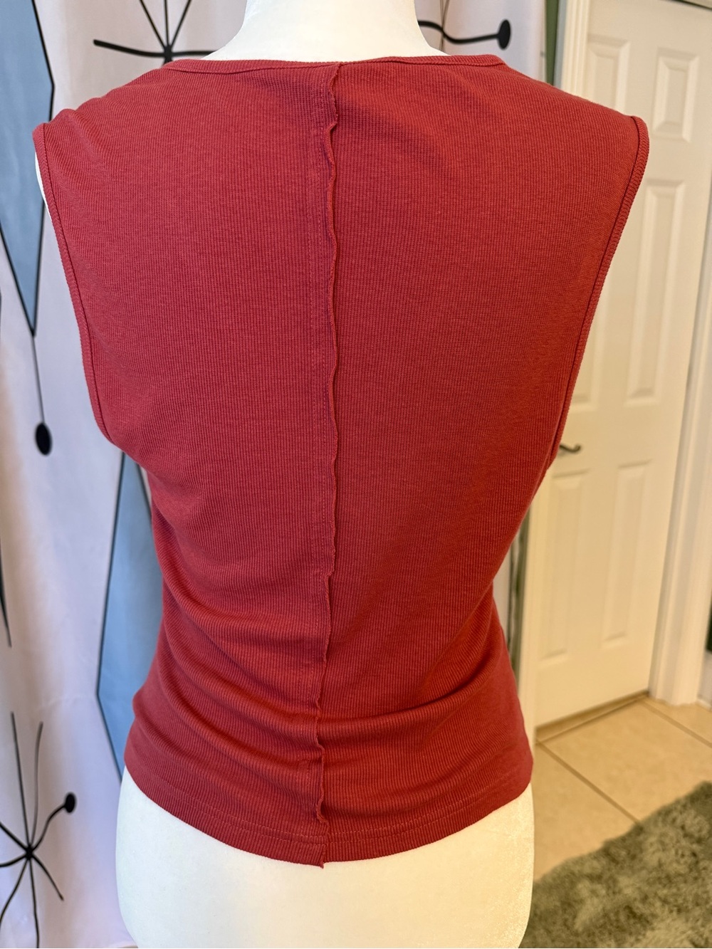 Pilcro Ribbed Ruched V-Neck Tank Top - Rust… Super 70’s - Picture 2 of 4